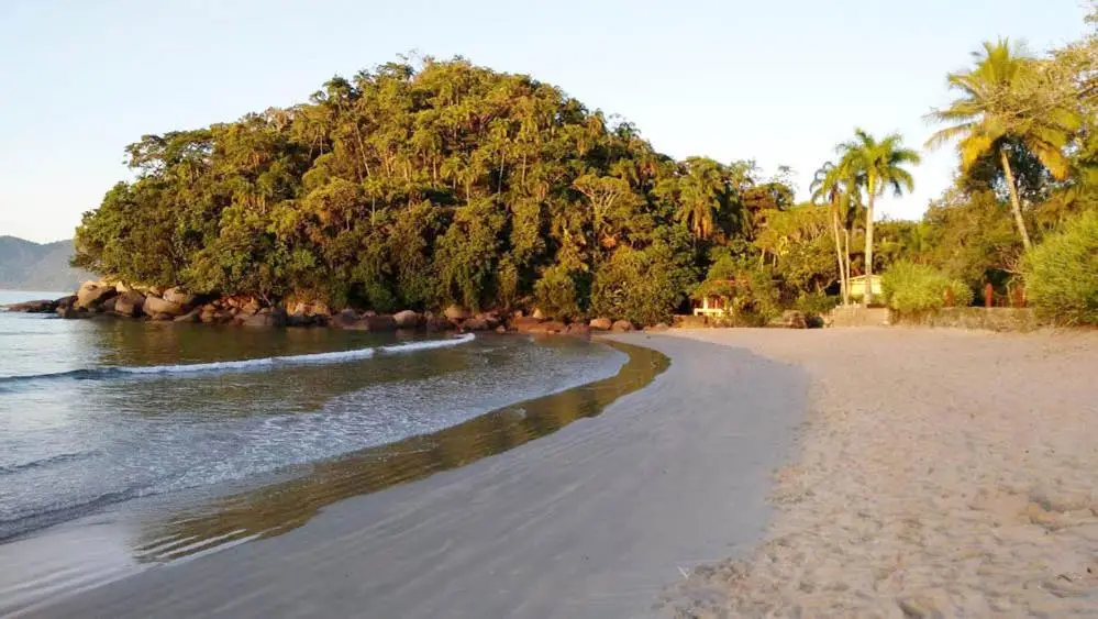 melhores praias para ir com crianças no Brasil , indicação da praia do Lázaro em Ubatuba São Paulo
