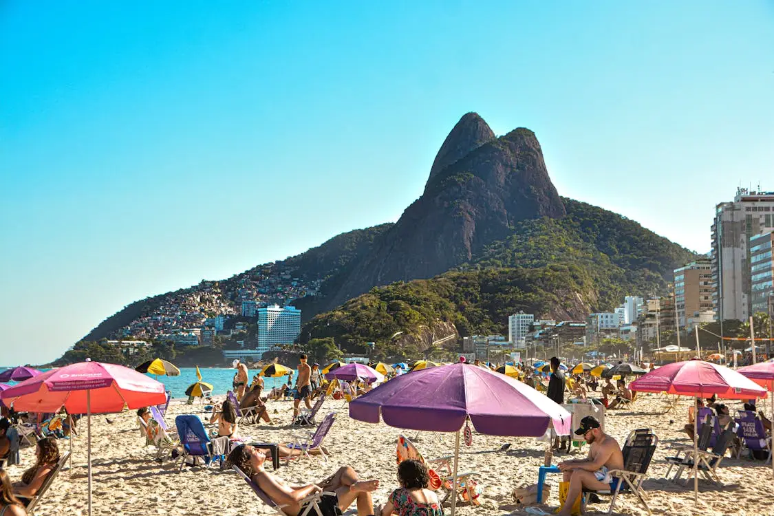Melhores praias para ir com crianças no Brasil, praia do Leblon no Rio de Janeiro