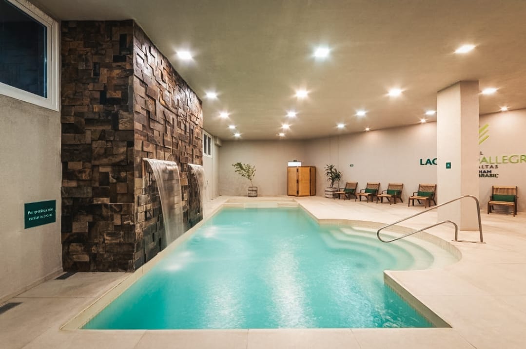 Hotel para crianças em Gramado, piscina do hotel Laguetto Pedras Altas