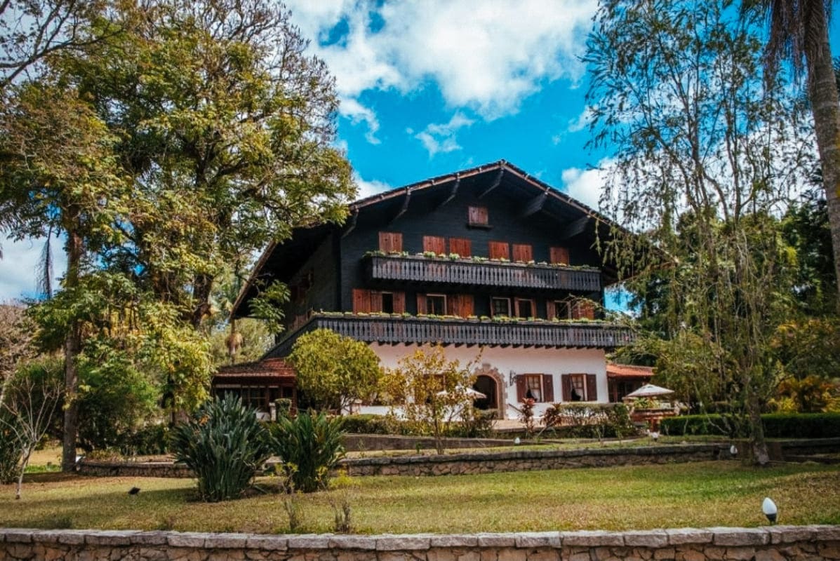 Melhores hotéis fazenda no RJ, fachada do hotel fazenda São Moritz.