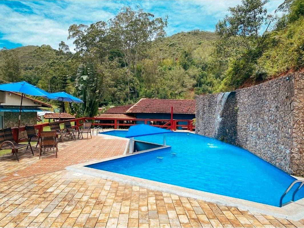 Melhores hotéis fazendo no RJ. Piscina no hotel fazenda Bonanza.