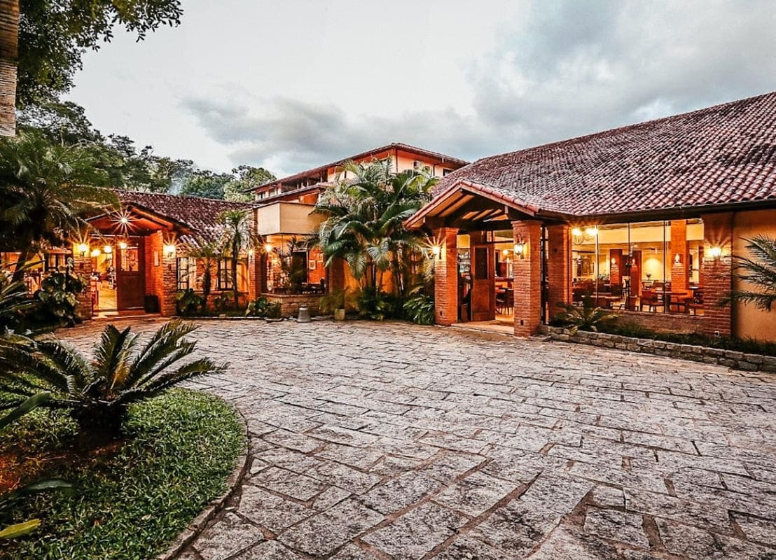 Melhores hotéis fazenda no RJ. Entrada do hotel fazenda Gamela