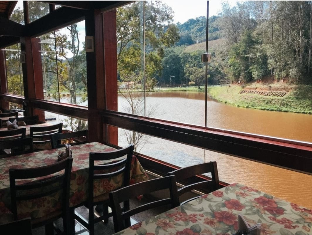 Melhores hotéis fazenda no RJ. Restaurante do hotel fazenda Santa Bárbara.